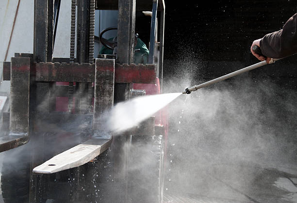 Best Deck Pressure Washing  in Glendale, WI
